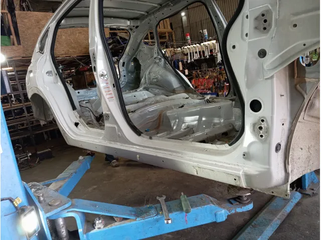 Порог со стойкой правый Subaru XV