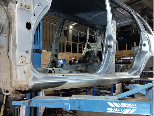 Порог со стойкой левый Suzuki Aerio