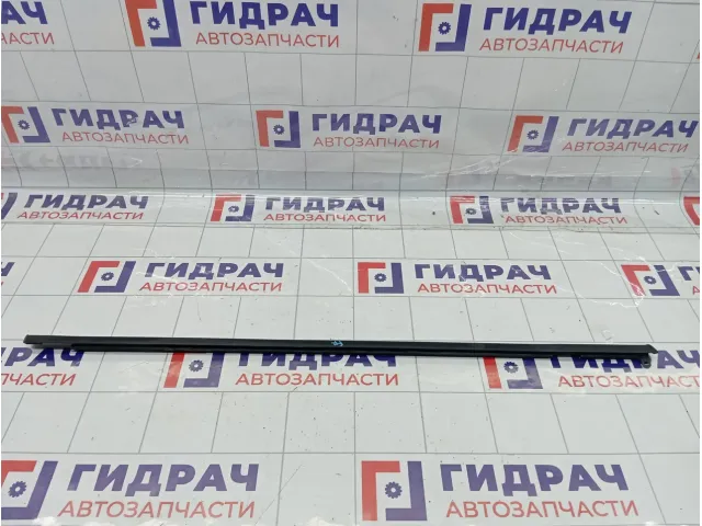 Накладка стекла двери переднего правого Suzuki Aerio 8381154G00