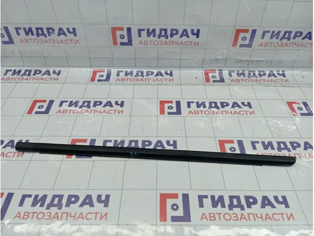 Накладка стекла двери заднего правого Suzuki Aerio 8383154G00