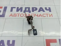 Ручка открывания лючка бензобака Suzuki Aerio 8331060G10