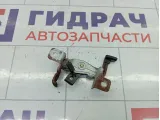 Ручка открывания лючка бензобака Suzuki Aerio 8331060G10