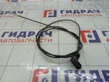 Трос лючка бензобака Suzuki Liana 8335055G31