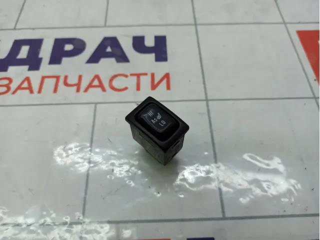 Кнопка обогрева сидений переднего правого Suzuki Liana 3785565D00