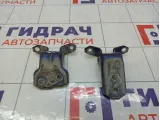 Петли двери передней правой Suzuki Liana