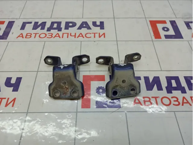 Петли двери задней правой Suzuki Liana