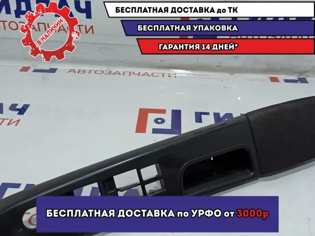 Накладка обшивки двери передней левой Suzuki SX4 . Дефект направляющих.