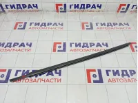 Накладка стекла переднего правого Suzuki SX4 8381180J00