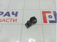 Кнопка стеклоподъемника Suzuki SX4 3799562J00