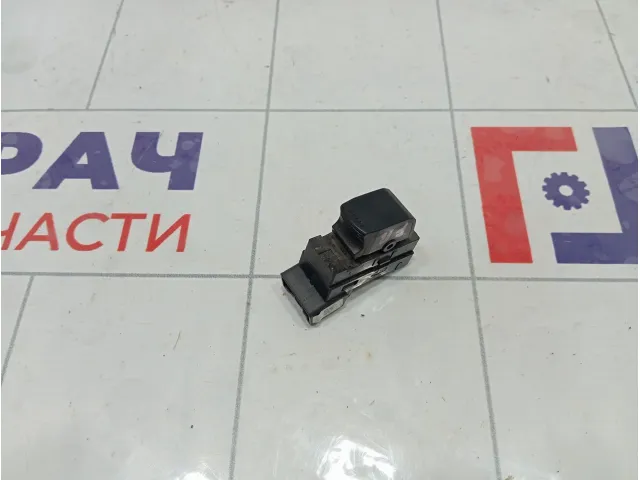 Кнопка стеклоподъемника Suzuki SX4 3799562J00