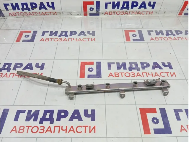 Топливная рампа (топливная рейка) Suzuki SX4 1573086G00