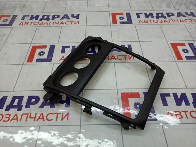 Накладка торпедо Suzuki SX4 7382479J10ZCA