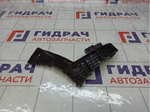 Кронштейн бампера заднего правый Suzuki SX4 7182180J00