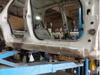 Порог со стойкой правый Suzuki SX4