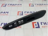 Накладка блока управления стеклоподъемниками Suzuki SX4 8372580J10