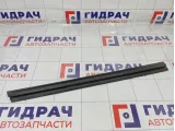 Уплотнитель стекла передний правый Suzuki SX4 8385180J00