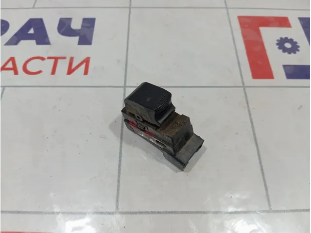 Кнопка стеклоподъемника Suzuki SX4 3799562J00