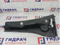 Решетка под лобовое стекло (Жабо) левая Suzuki SX4 7234180J1