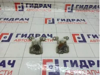 Петли двери передней правой Suzuki SX4