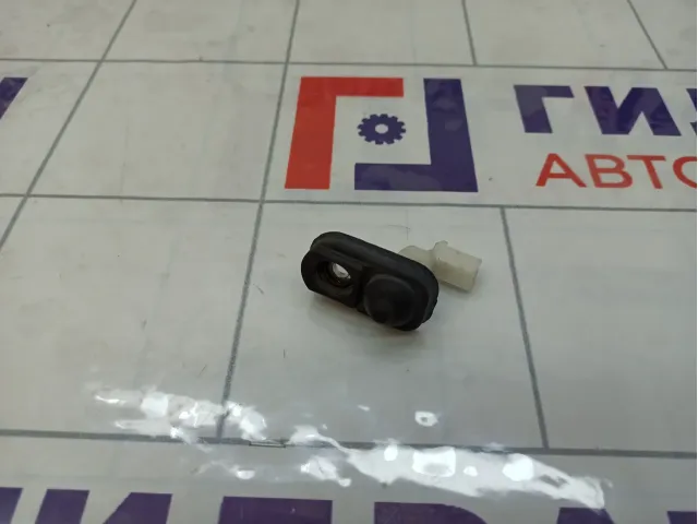 Выключатель концевой Suzuki SX4 3767058J10