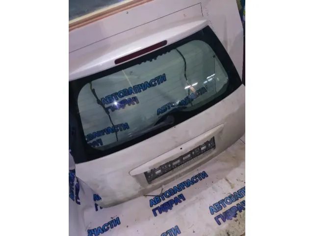 крышка багажника дефект Suzuki SX4 2008