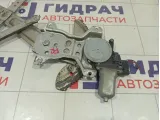 Стеклоподъемник электрический передний правый Suzuki SX4 8340179J12