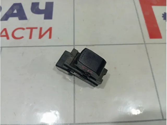 Кнопка стеклоподъемника Suzuki SX4 3799562J00