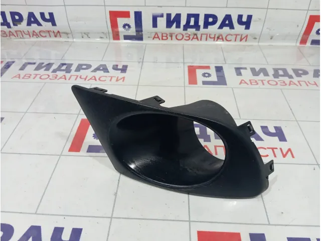 Рамка противотуманной фары правой Suzuki SX4 7175175K00