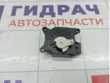 Моторчик заслонки отопителя (печки) Suzuki SX4 5037521021