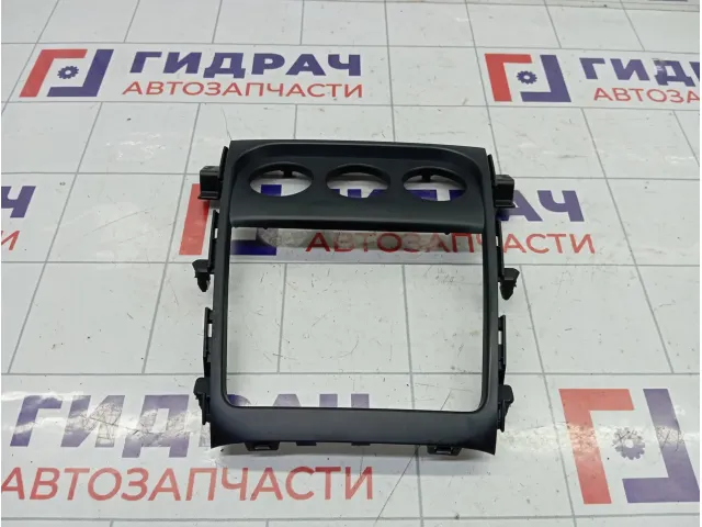 Рамка магнитолы Suzuki SX4 7382479J10