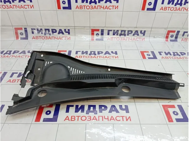 Решетка под лобовое стекло (Жабо) левая Suzuki SX4 7234080J11