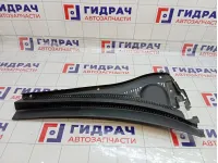 Решетка под лобовое стекло (Жабо) правая Suzuki SX4 7233080J11