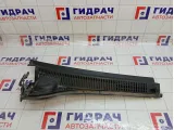 Решетка под лобовое стекло (Жабо) правая Suzuki SX4 7233080J11