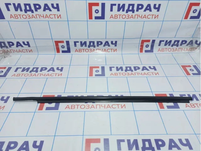 Накладка стекла заднего правого наружная Suzuki SX4 83831-79J00