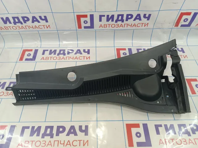 Решетка стеклоочистителей левая Suzuki SX4 72340-79J00