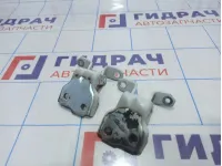 Петли двери передней левой Suzuki SX4