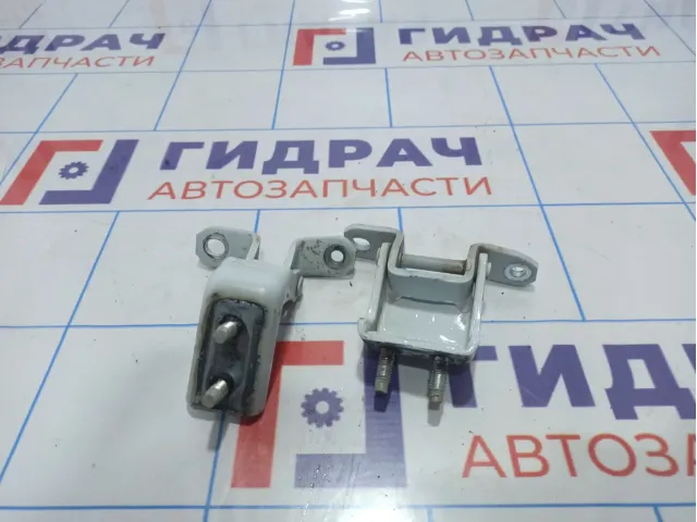 Петли двери задней правой Suzuki SX4