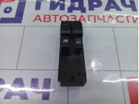 Кнопка стеклоподъемника передняя левая Suzuki SX4 3799062J10