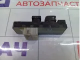 Кнопка стеклоподъемника передняя левая Suzuki SX4 3799062J10