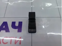 Кнопка стеклоподъемника передняя правая Suzuki SX4 3799562J00
