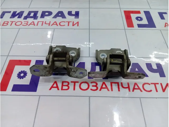 Петли двери передней правой Suzuki SX4 6931063JA0