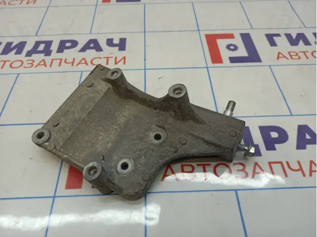 Кронштейн кондиционера Suzuki SX4 (JYA) 95111-61M10