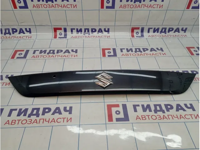 Накладка двери багажника Suzuki SX4 (JYA) 83940-61M00