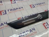 Накладка двери багажника Suzuki SX4 (JYA) 83940-61M00