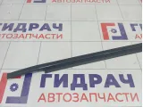 Накладка стекла переднего левого Suzuki Swift 8382162J00