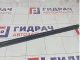 Накладка стекла переднего левого Suzuki Swift 8382162J00