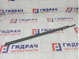 Накладка стекла переднего правого Suzuki Swift 8381163J00