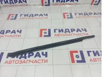 Накладка стекла заднего левого Suzuki Swift 8384162J00