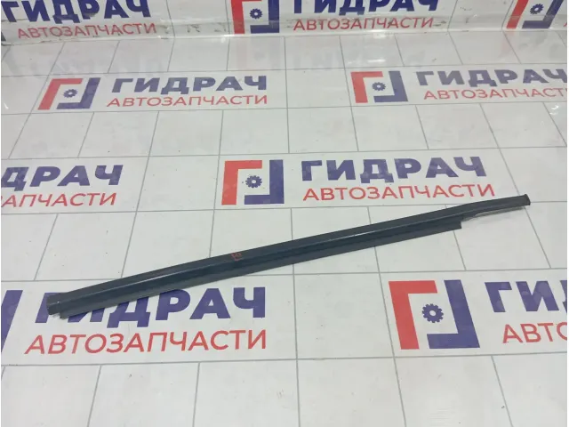 Накладка стекла заднего левого Suzuki Swift 8384162J00