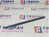 Накладка стекла заднего правого Suzuki Swift 8383163J00